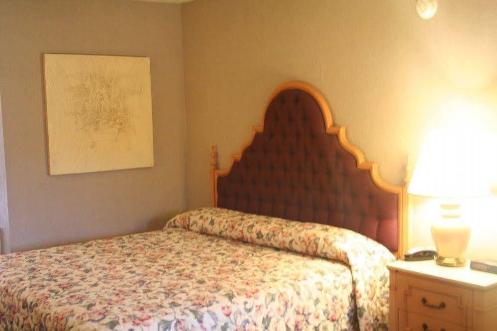 King'S Inn Хънтсвил Екстериор снимка